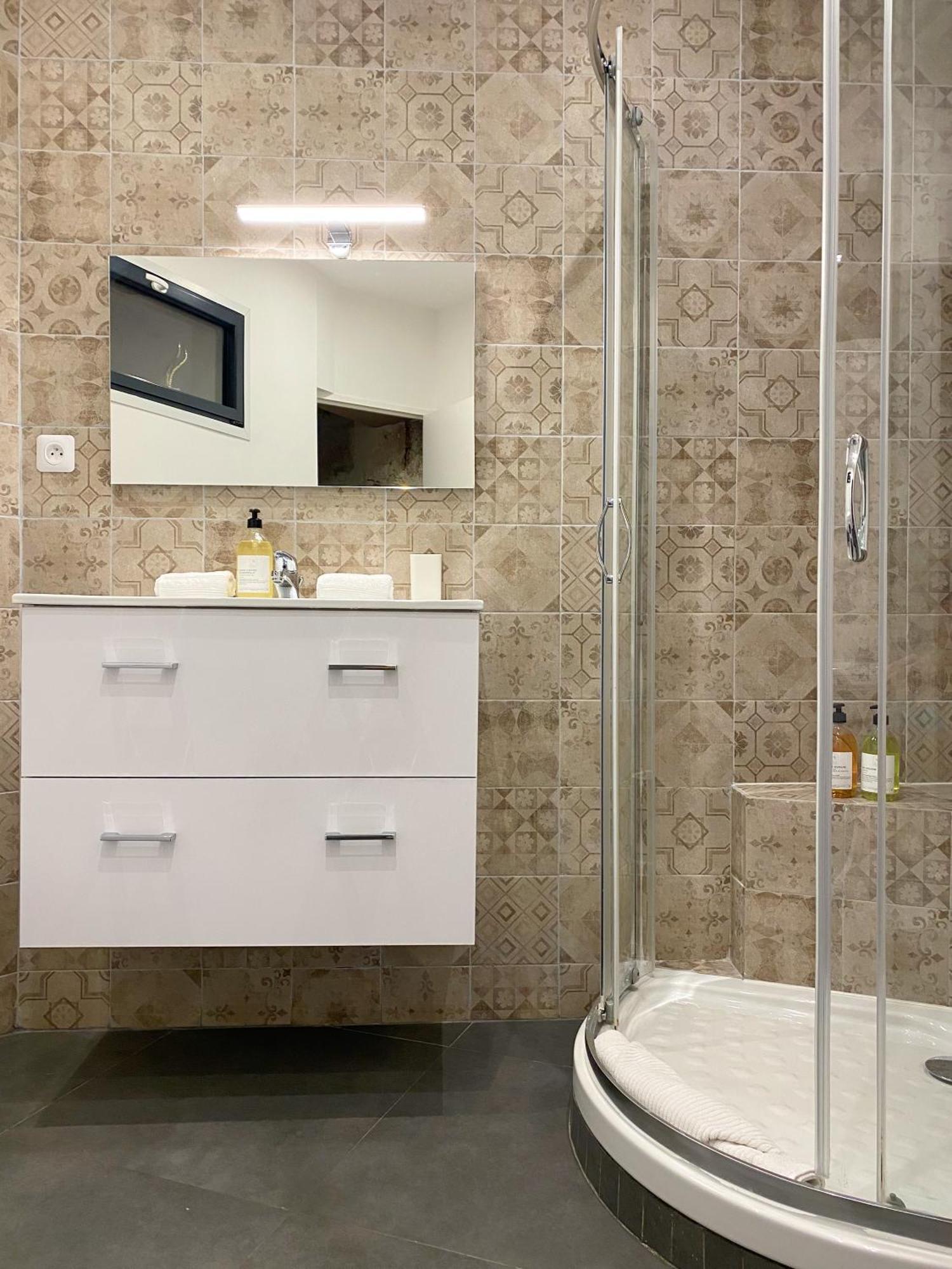 L'Escapade, Appartement Cosy Au Coeur De Грас Екстериор снимка